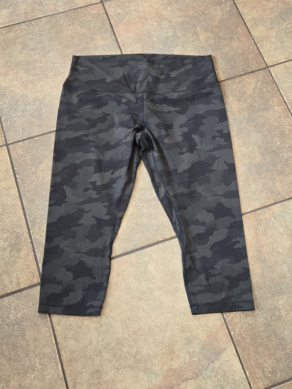 Lululemon Align High-Rise Crop 21" Leggings Size 18 Heritage 365 Camo Deep Coal
